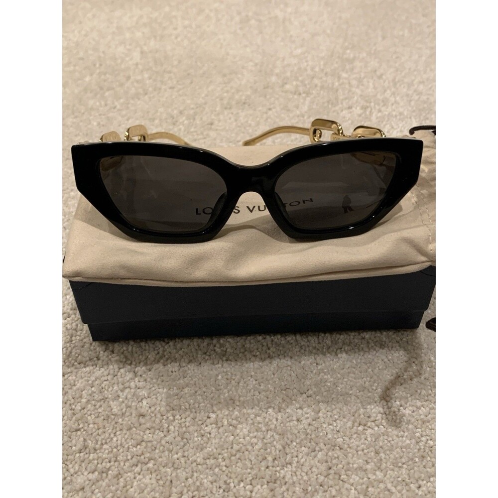 Louis Vuitton Women's My LV Chain Sunglasses Cat Eye Z1473E Box Dust Bag